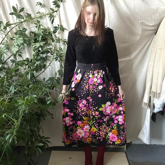 Vintage 70s Black Velvet with Pink & Orange Florals Long Sleeve Maxi Dress - Picture 2 of 11